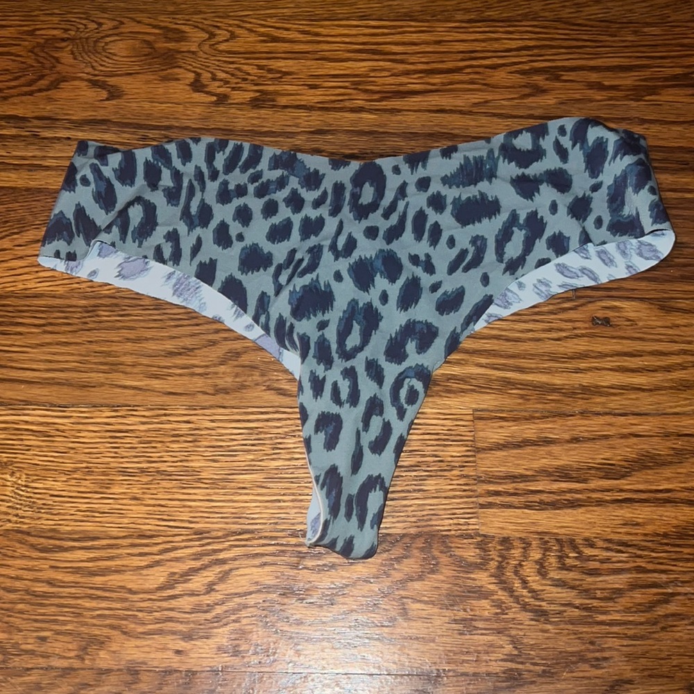 BNWOT thong panties size L